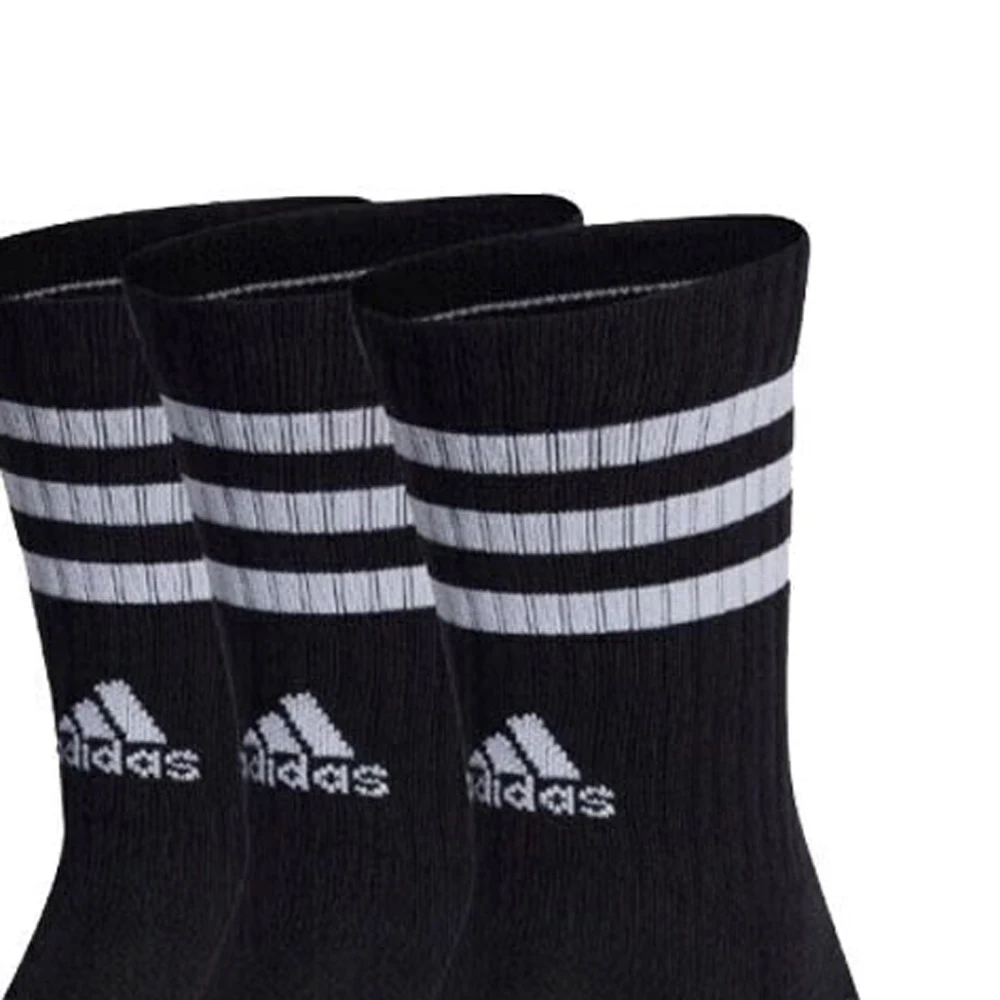 جوارب رياضية كلاسيكية سوداء من Adidas، بتصميم ثلاثي مخطط، وهي عصرية ولافتة للنظر. مصنوعة من القطن