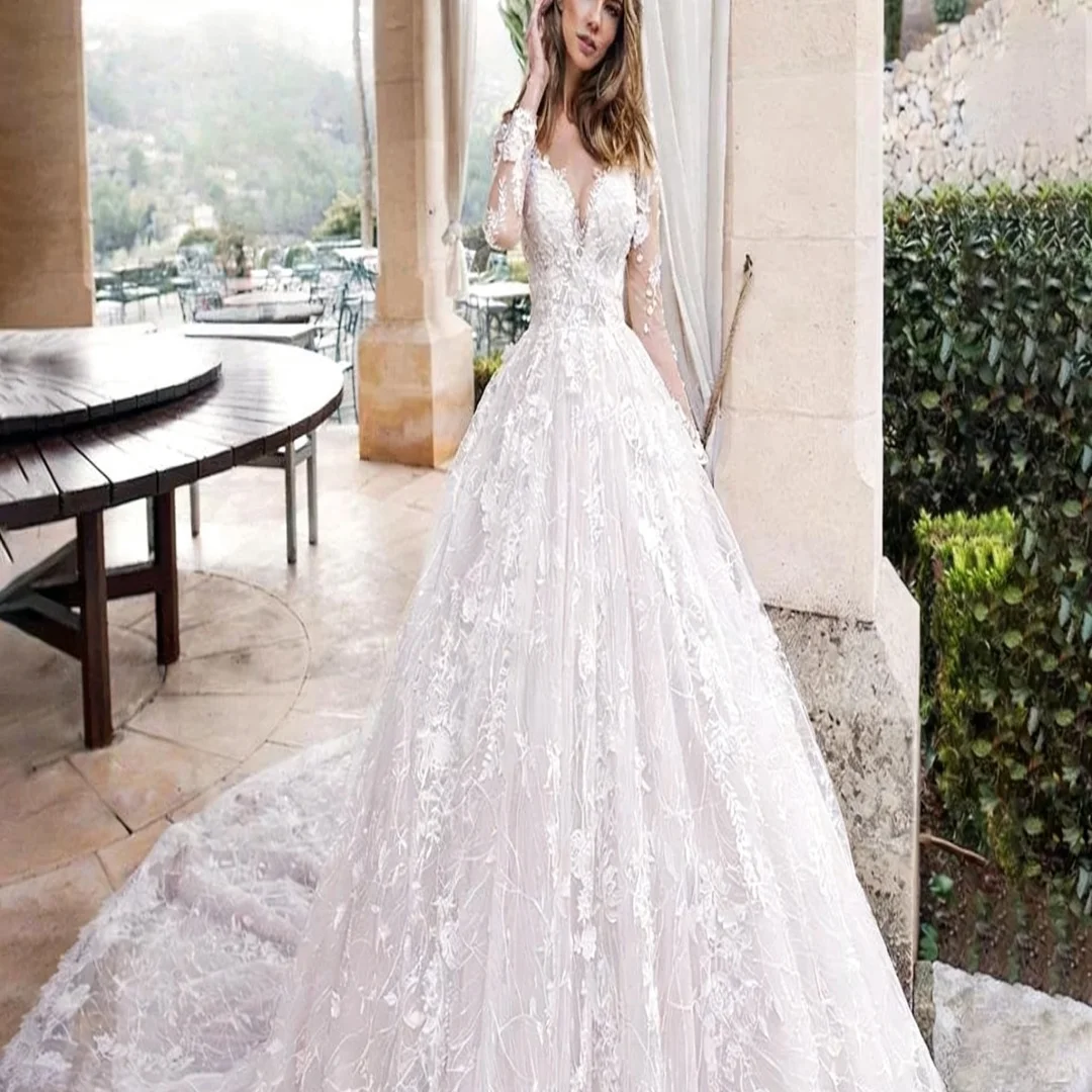 

Customized Luxury Ball Gown Wedding Dresses Princess Backless Beading Lace Appliques Long Sleeve Formal Bride Porm Party Gowns