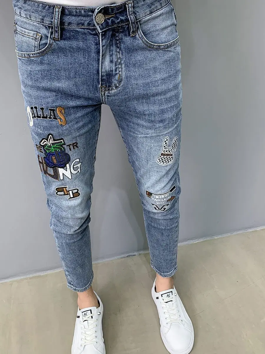 Luksusowa marka męska Slim Denim Jeans Casual Pencil Pants z haftem 2024 Nowa koreańska moda Jesień Lato Niebieskie długie spodnie