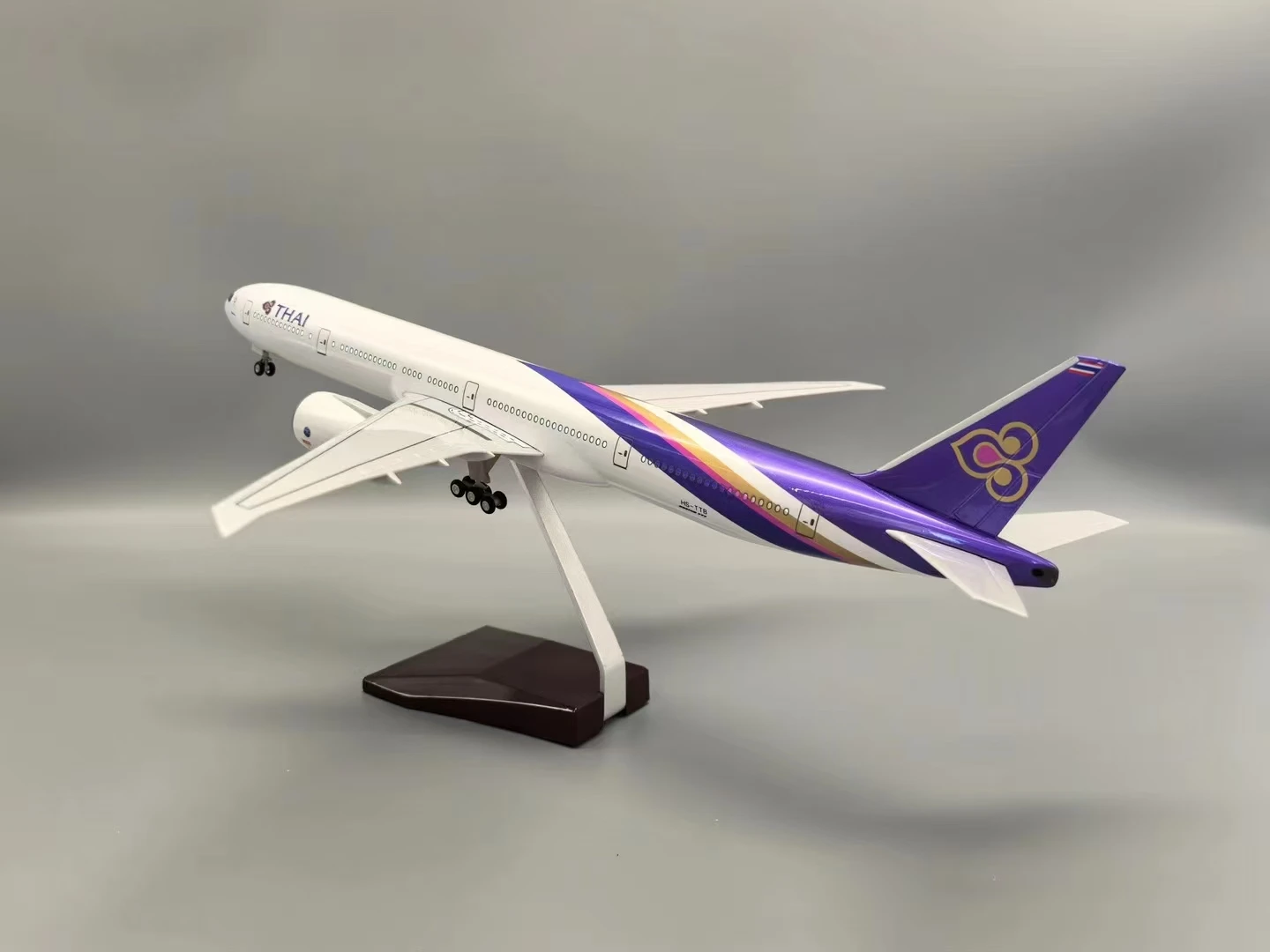 

1:157 Scale 47cm Aircraft B777 Thai Airlines Model With Lights And Wheel Diecast Resin Airplane Toy Boys Collection Display Gift