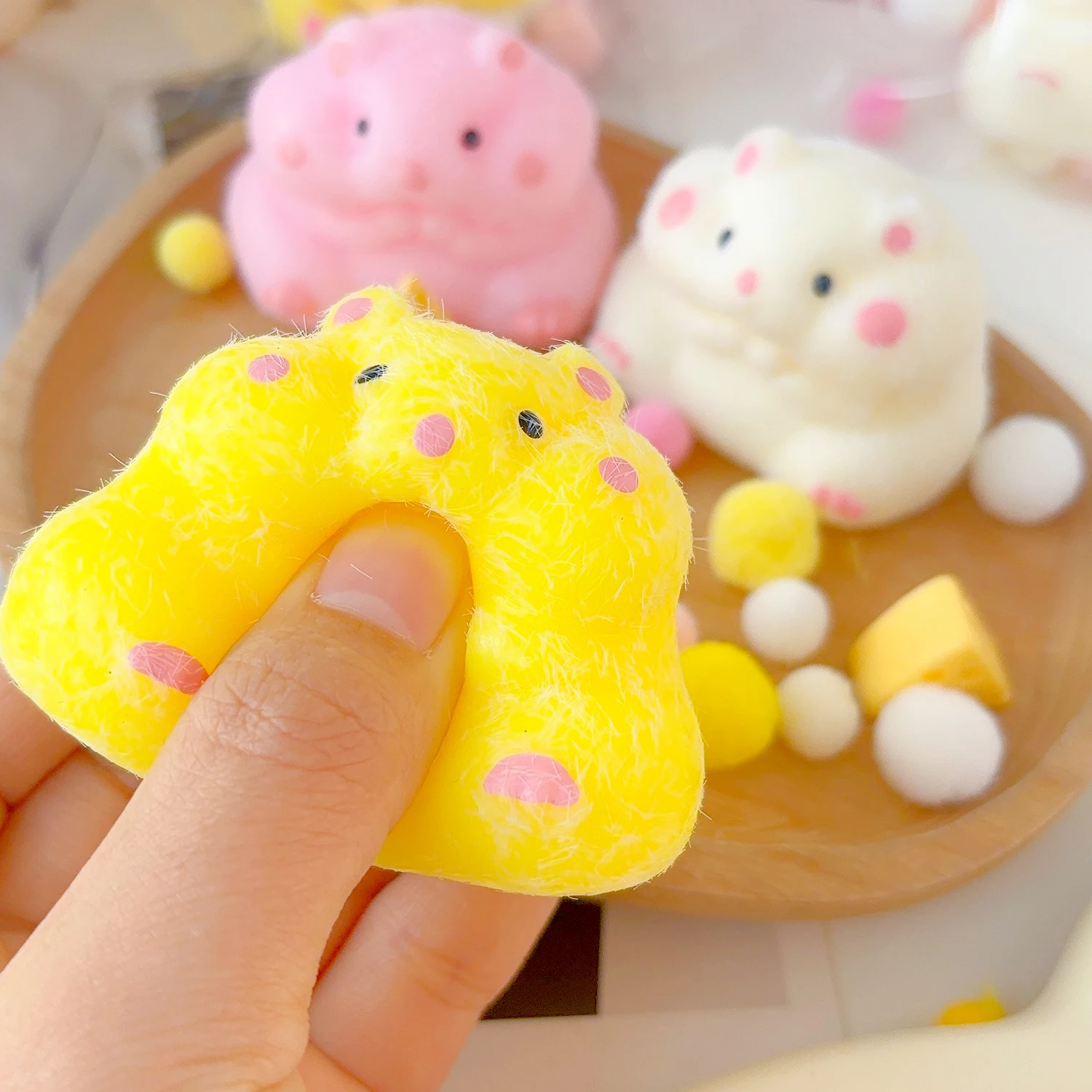 Furry Simulation Golden Bear Hamster Soft Waxy TPR Flocking Simulation Animal Extrusion Toy Children's Puzzle Decompression Toys