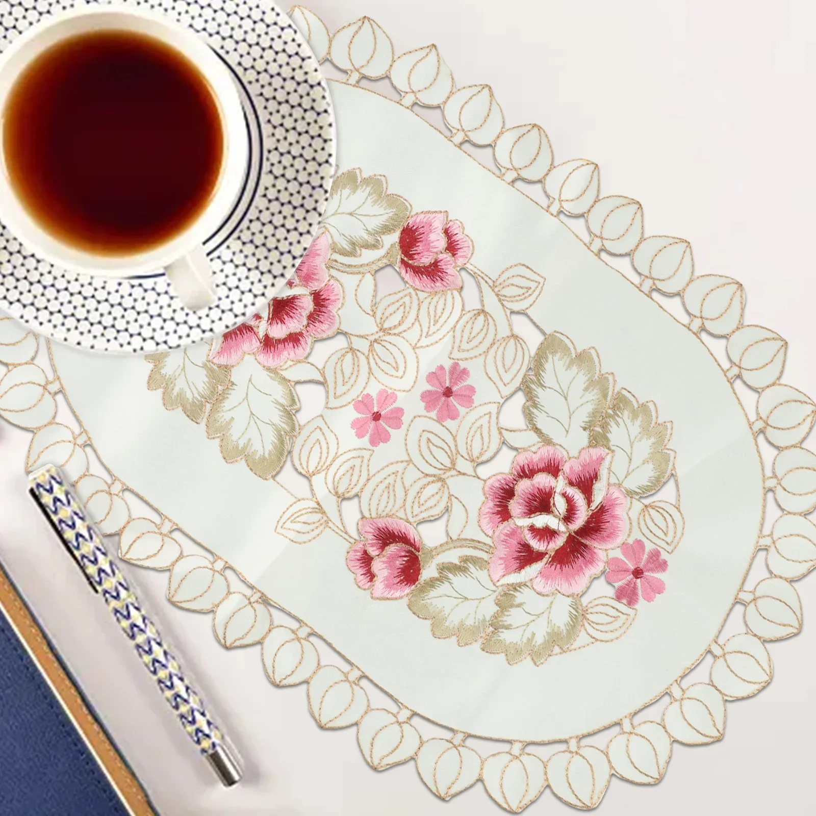 Table Cloth European Embroidered Coffee Table Dining Table Place Mat Vintage Embroidered Lace Fabric Placemat 30*45cm Floral