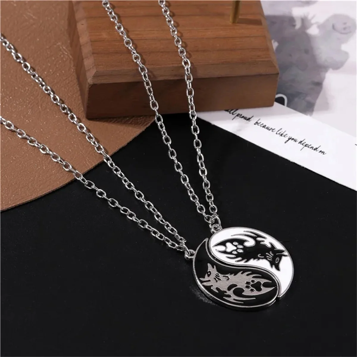 2Pcs Black and White Wolf Necklace Fashion Tai Chi Pendant Personalized Chinese Jewelry Accessories Friends Couple Trendy Gifts