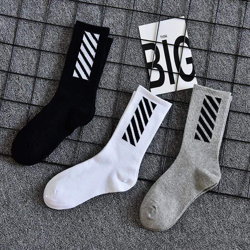 New couple trend spring and summer socks men\'s long tube sports basketball middle tube Korean version of ins high tube socks men