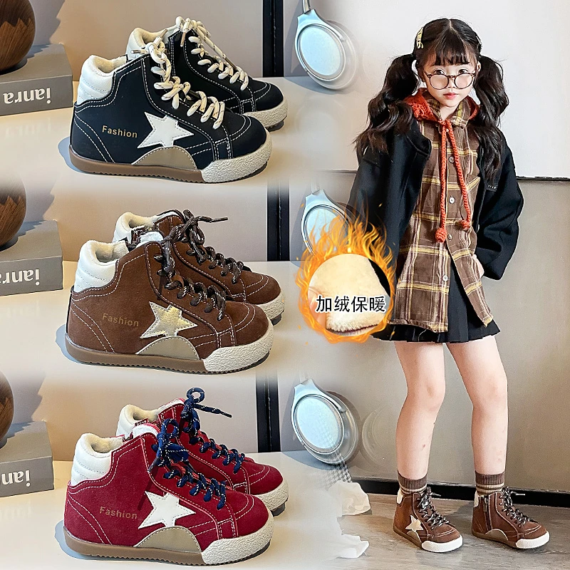 أحذية رياضية للأطفال 2025 خريف شتاء مبطن بالصوف مضاد للانزلاق الدفء الكورية موضة جديدة صبي بنات أحذية رياضية في الهواء الطلق