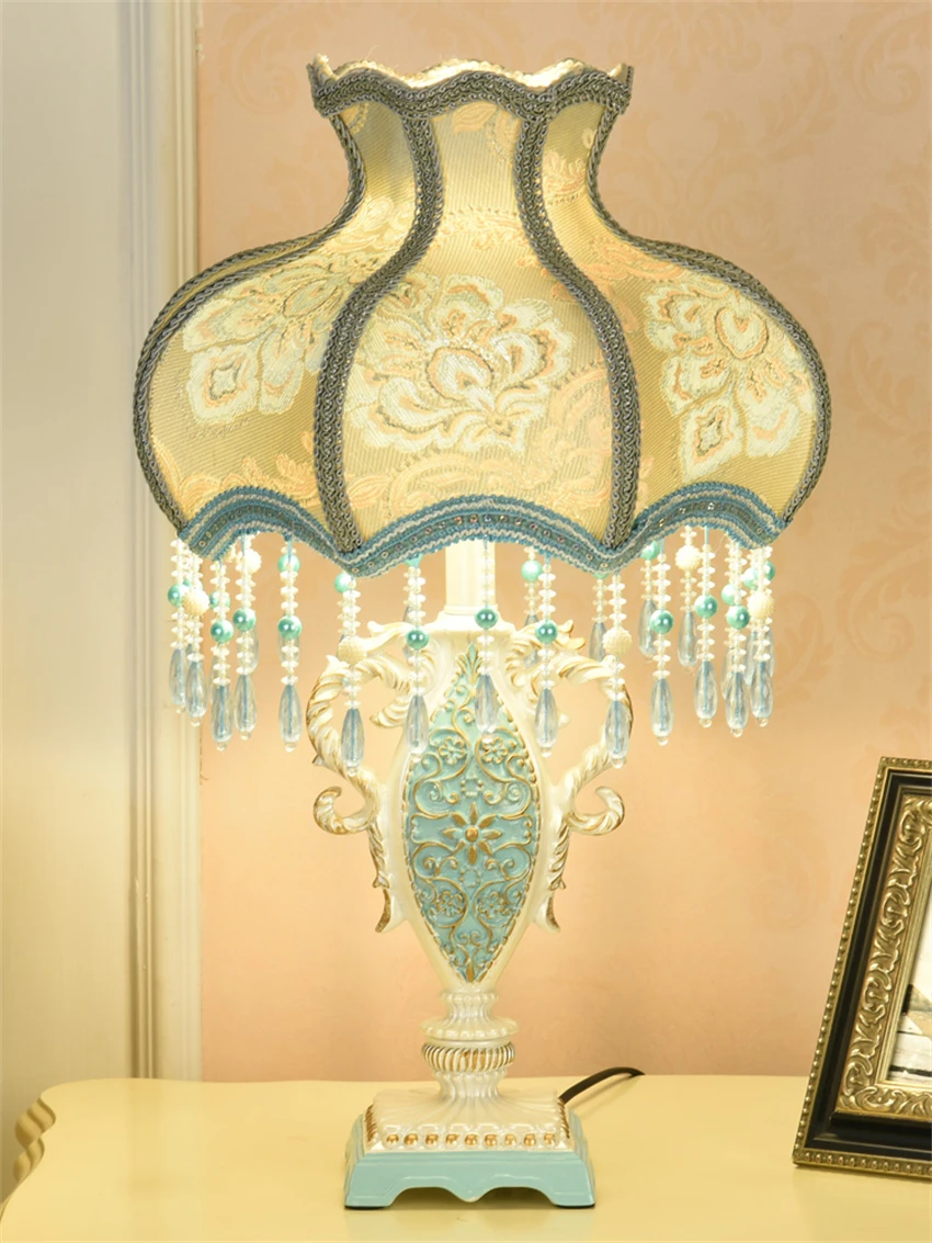 

European blue fabric resin table lamps pastoral home bedroom princess room table top decorative lamp warm bedside desk lights