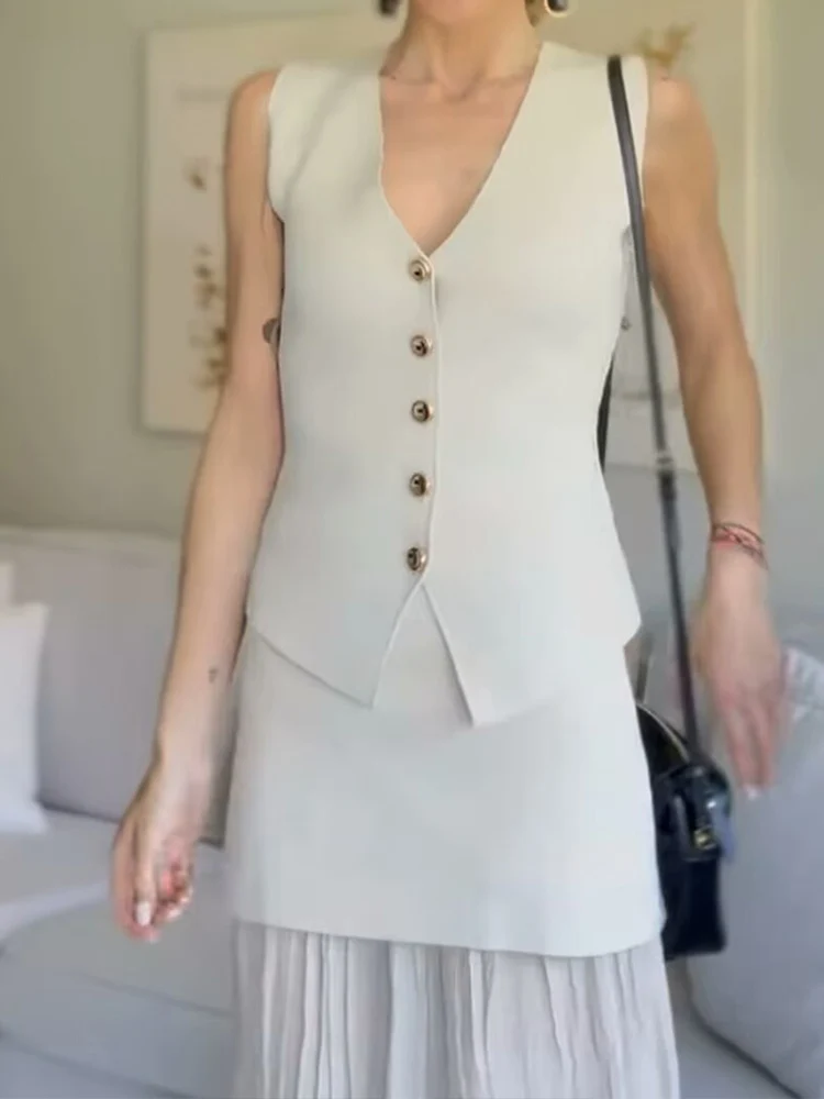 

European and American style women's clothing new fashion trend temperament V-neck sleeveless solid color knitted vest vest