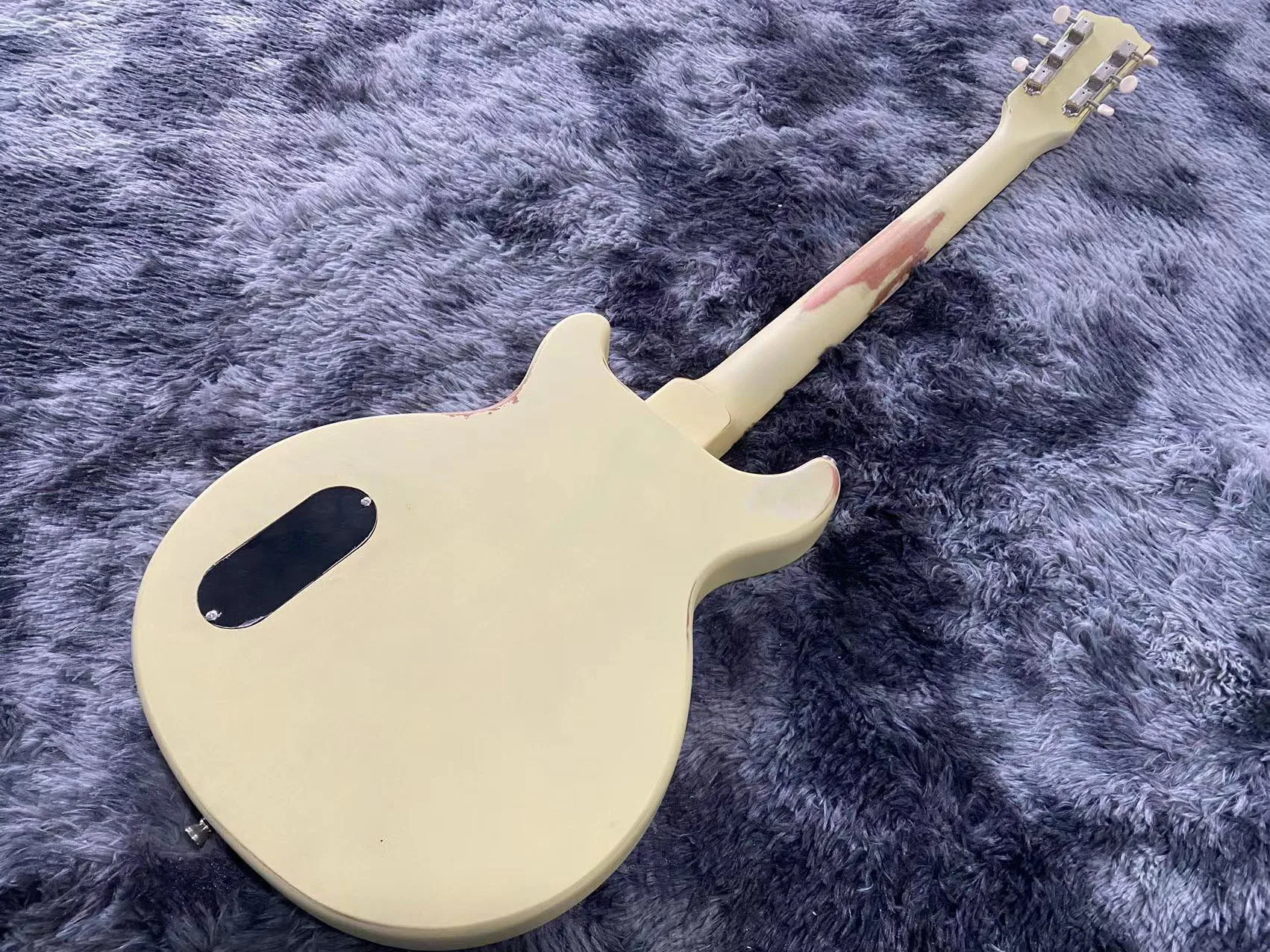 China Electric Guitar, Juliet Faint Yellow, Do the Old One, Factory Direct Sales, Can Be Customized, Free Shipping