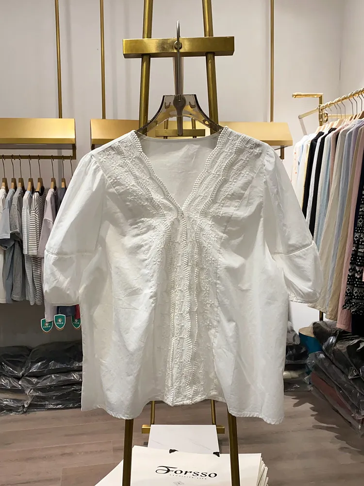 

Новая футболка с V-образным вырезом и вышивкой, с коротким рукавом, летняя, модная, молодежная, универсальная, повседневная, на каждый день