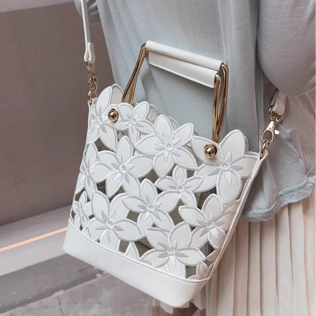 

Ele Lace Trim Buet Bag Crossbody Handbag for Women Summer Trendy Woven Pattern Magnetic Closure Wear Resistant Daily Use