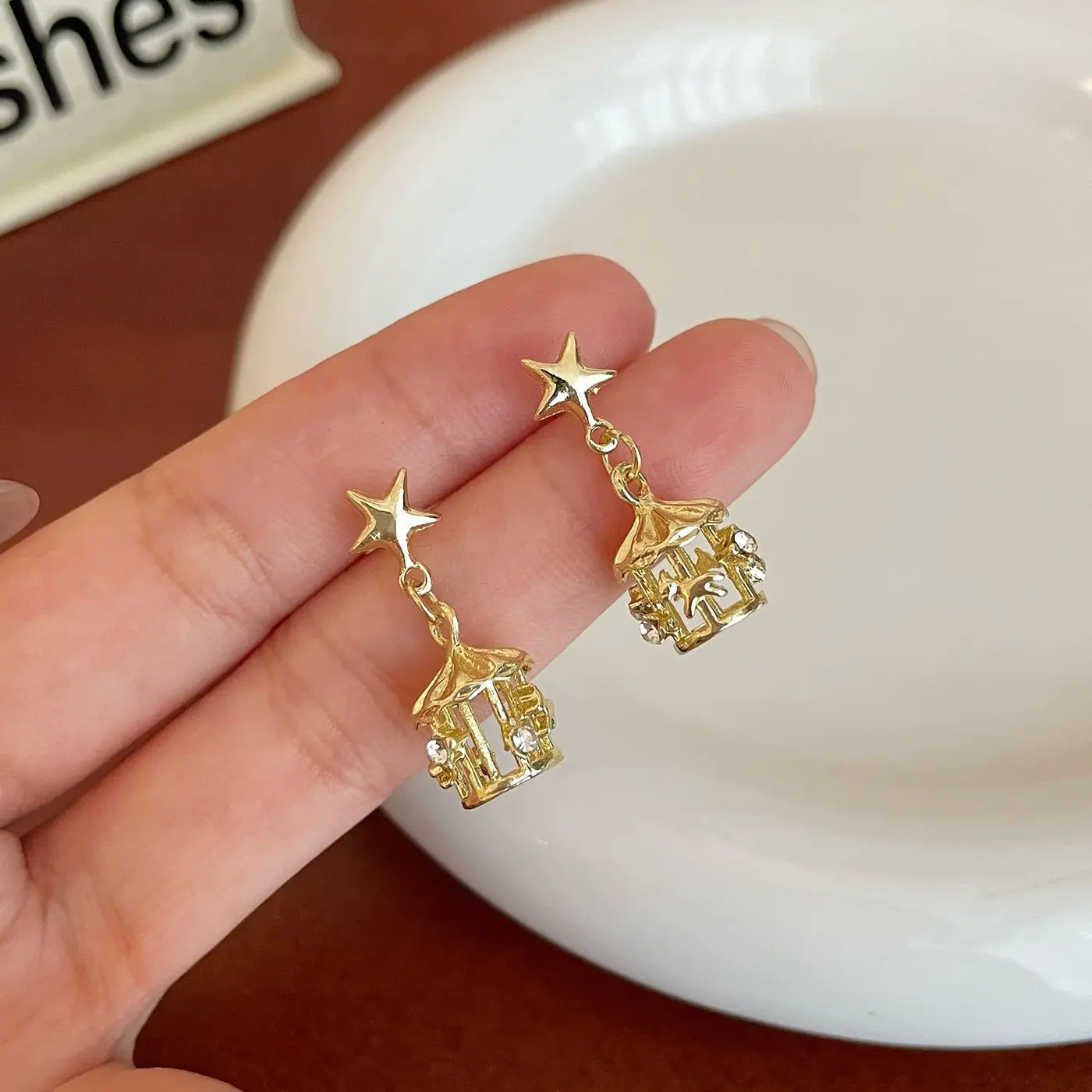 1 par de aretes lindos de carrusel a la moda para mujer