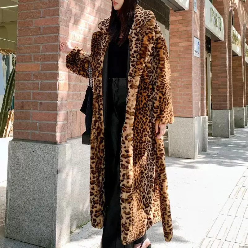 Leopard Winter Women For Coat 2025 Women Imitation Fox Fur Faux Fur New Coat Elegance Leisure Thick Warm Women JJ1132