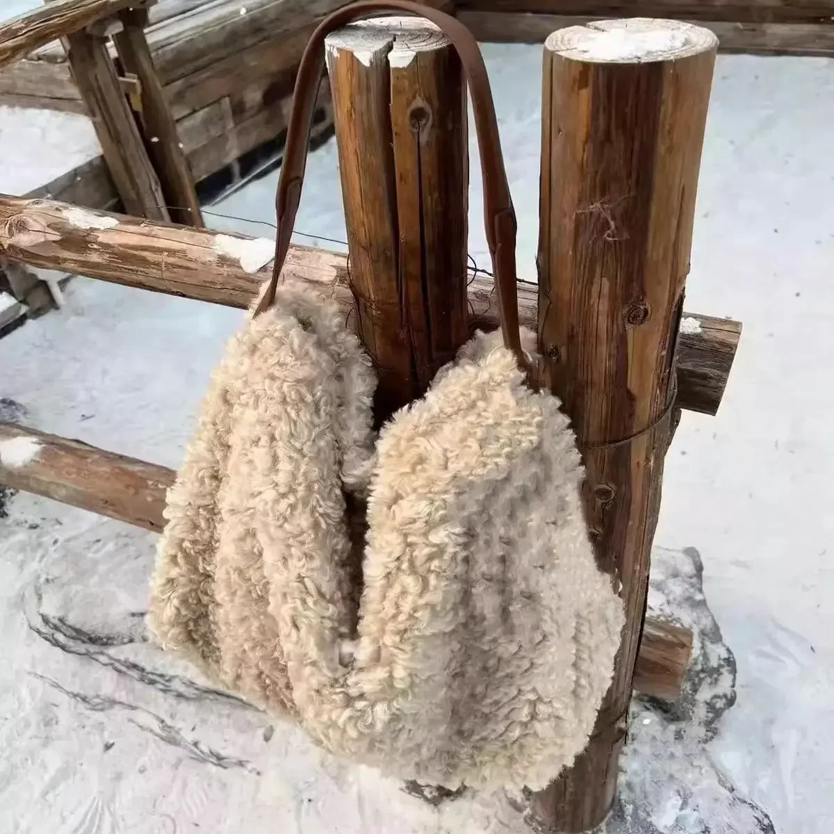 Autumn Winter Lamb Wool Tote Warm Plush Shoulder Bag Faux Fur Bags for Women Handbag Fashion Designer Bags Shopper Clutch Purses