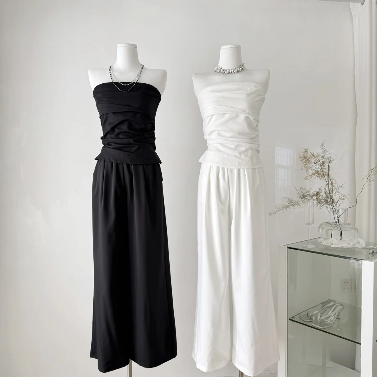 

Elegant Sexy Korean Dongdaemun Tankvest and Wide Leg Trousers Two-Piece Suit for Women Fashionable and Slimming