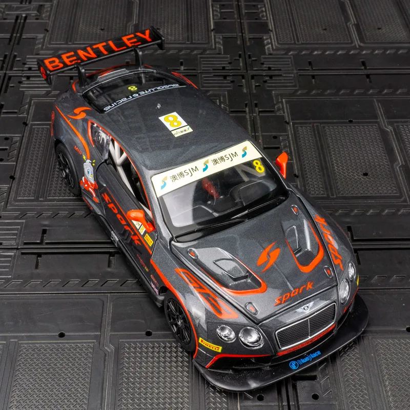 CCA 1:24 Bentley Continental GT3 alloy car model acousto-optic steering toy door and hood can be opened fine workmanship