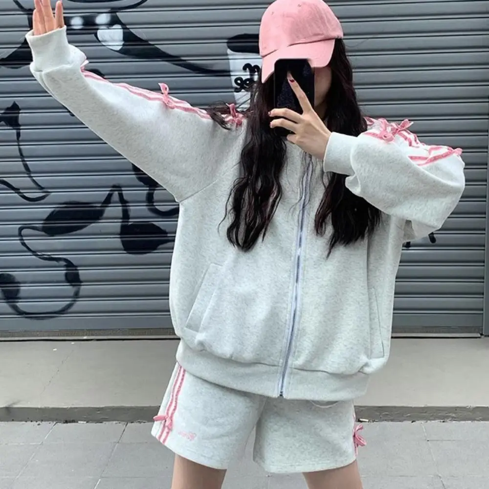 เสื้อแจ็คเก็ตแขนยาวมีฮู้ด ปกเสื้อแบบปกเชิ้ต ทรงหลวม สไตล์เกาหลี ปักลายโบว์  เสื้อผ้าสไตล์ Y2k  น่ารักหวานๆ สำหรับผู้หญิง ใส่เที่ยววันหยุด