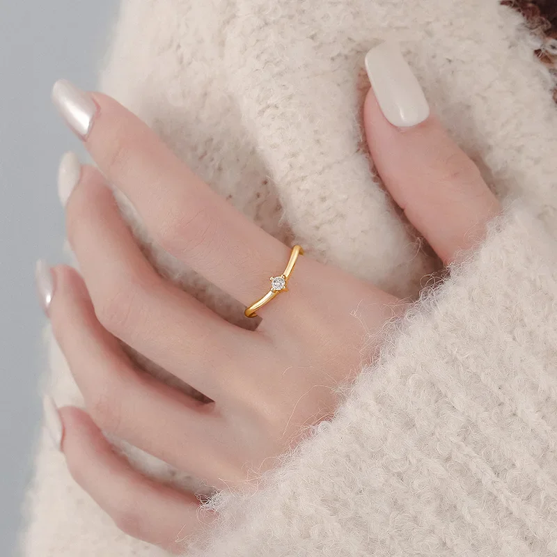 New Simple Single Diamond V-shaped Temperament Ring Personality Design High-end Sense of Fashion Versatile Accessories
