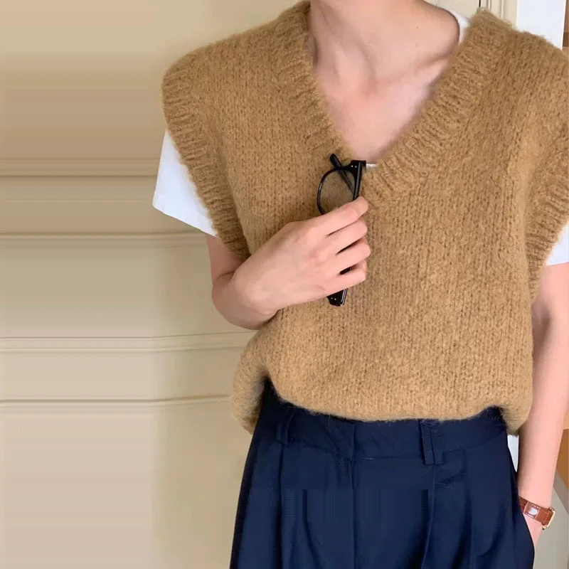 Autumn Winter Women's Basic Versatile Furry Feeling V-neck Sleeveless Knitted Sweater Vest Short Length  Color Fashion