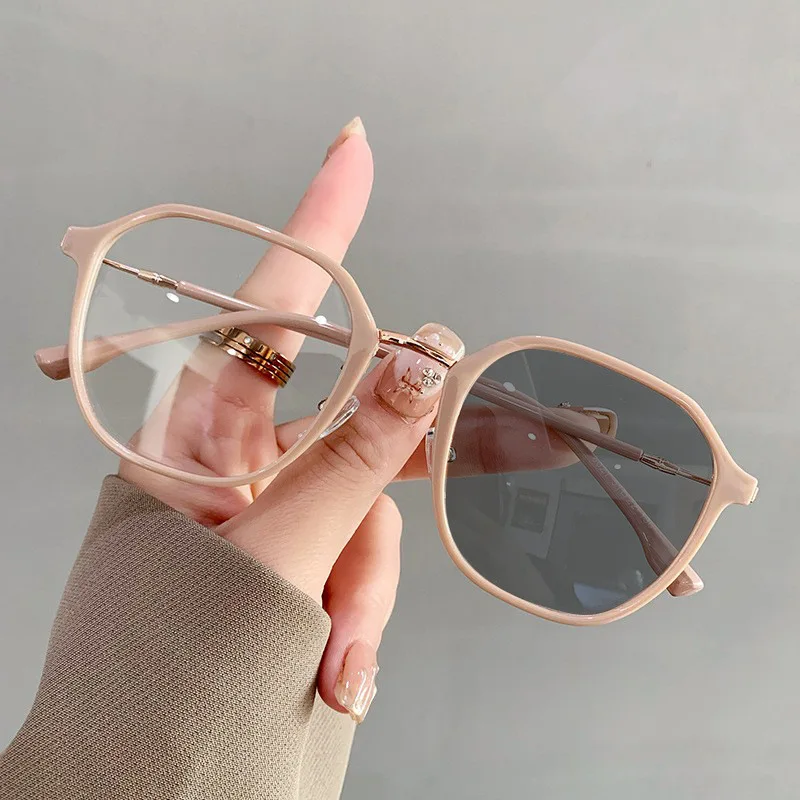 Anti-blue Light-sensitive Color-changing Myopia Glasses Slim-changing Glasses Female Student Glasses Frame 6021