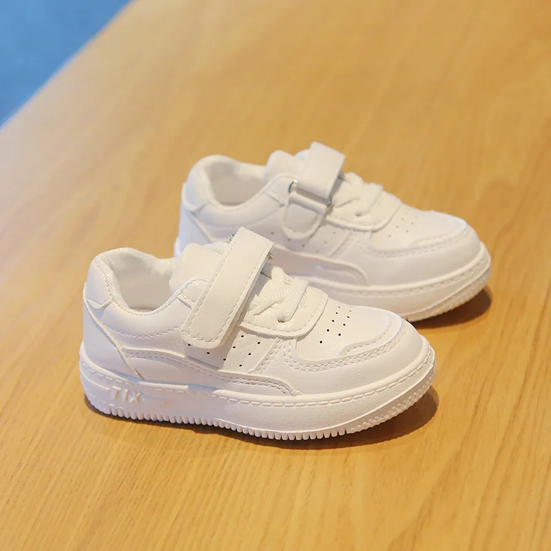 

Children's white shoes2024Spring and Autumn New Boys 'And Girls' Sneakers Casual Sneakers Leather Surface Soft-Soled Baby Shoes