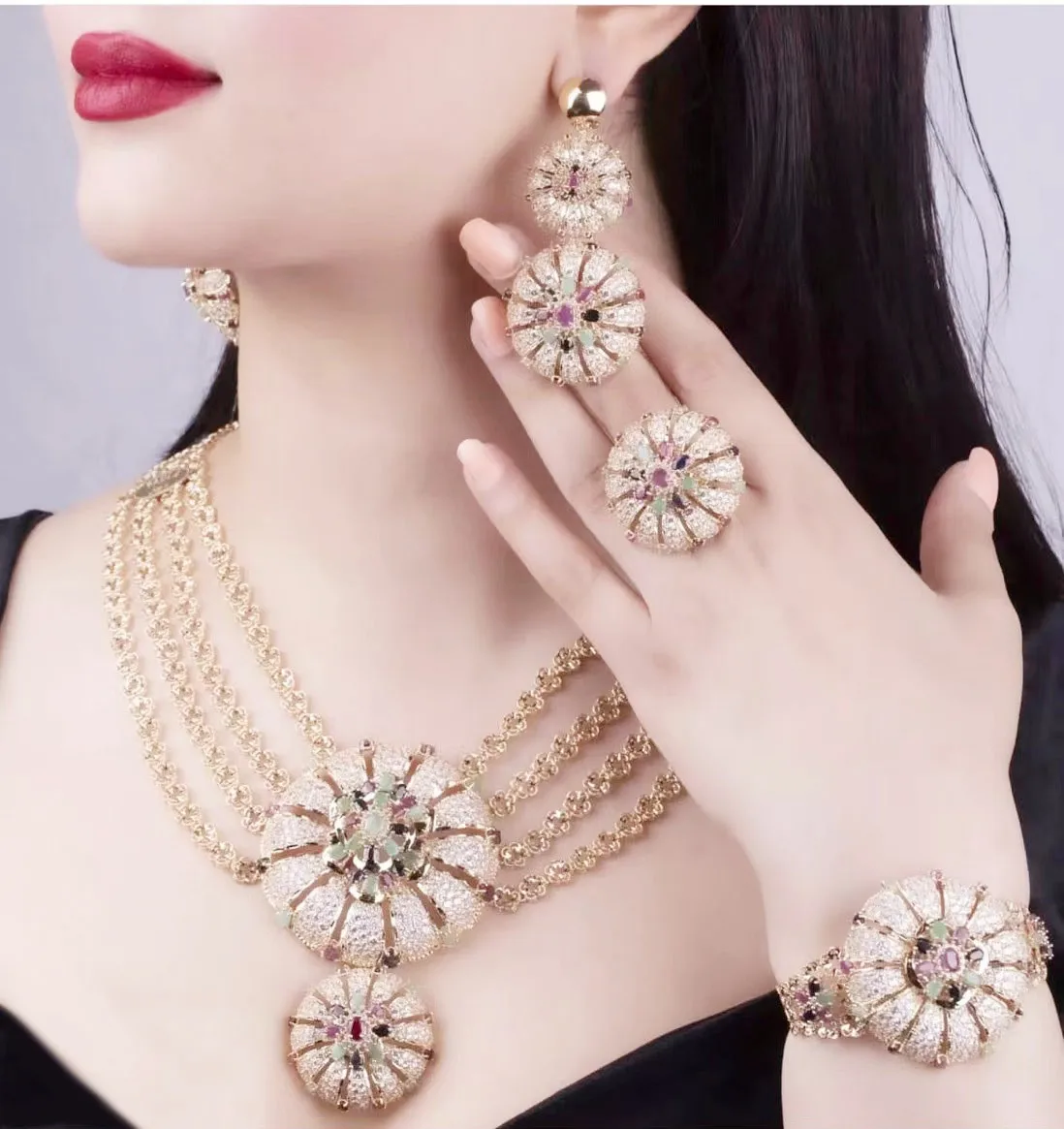 

2022 New 24k gold-plated zirconia 4 sets of jewelry set Women's Party Deluxe Dubai Nigerian Bride Crystal Wedding Jewelry Set