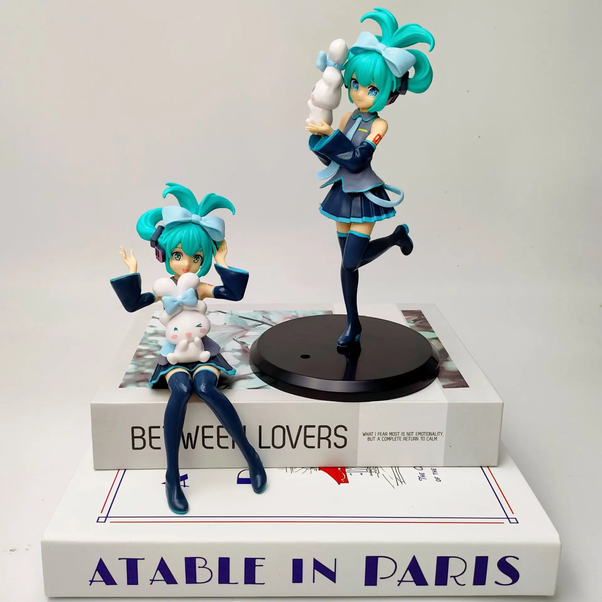 Hatsune Miku 20CM Anime X Cinnamoroll Figur Anime Periferal Model Koleksi Dekorasi Dekoratif Hadiah Kawaii Anak-anak