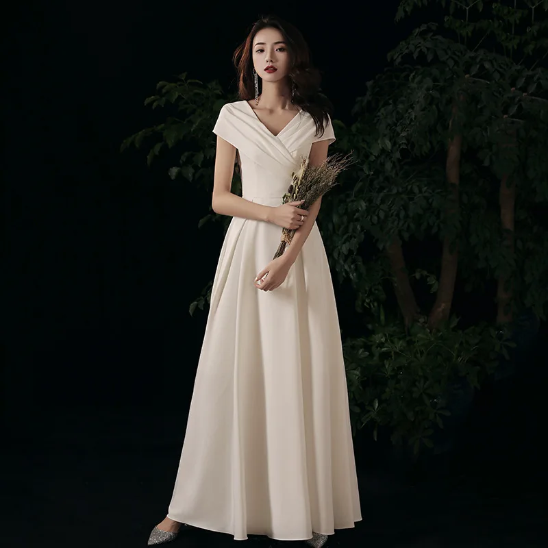 Annual Party Evening Women 2024 New Banquet Dignified Temperament White Long Type Host Formal Dress Daily Style