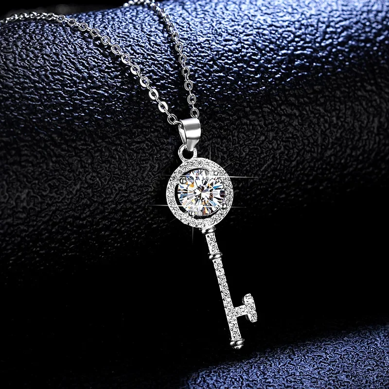 18K gold moissanite key necklace for women classic 1 carat pendant D color VVS1 diamond PT950 platinum fashion jewelry