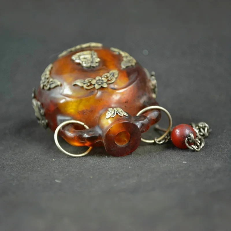 China Old Tibet Silver Amber Carved Butterfly Buddha Statues Snuff Bottle