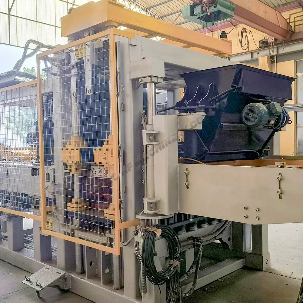 ماكينة تصنيع الطوب H2000 رائجة البيع ماكينة تصنيع بلوك الأسمنت المخصصة للقوالب الأوتوماتيكية