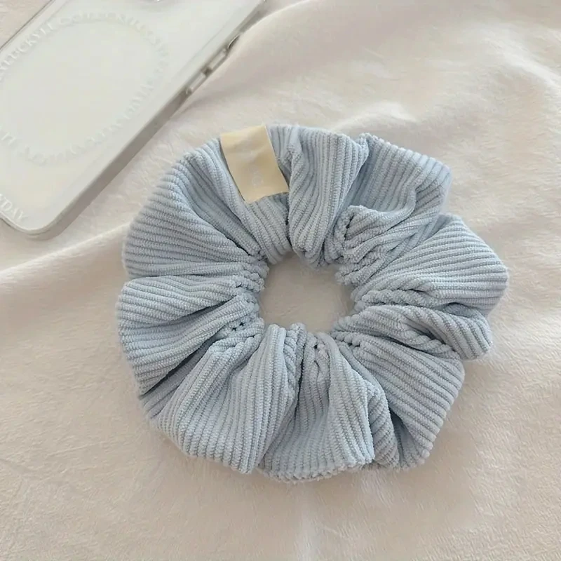 أربعة ربطات شعر سروال قصير باللون البيج ناعمة وصديقة للبشرة، مما يجعلها من السهل إنشاء جوًا لطيفًا في الربيع!