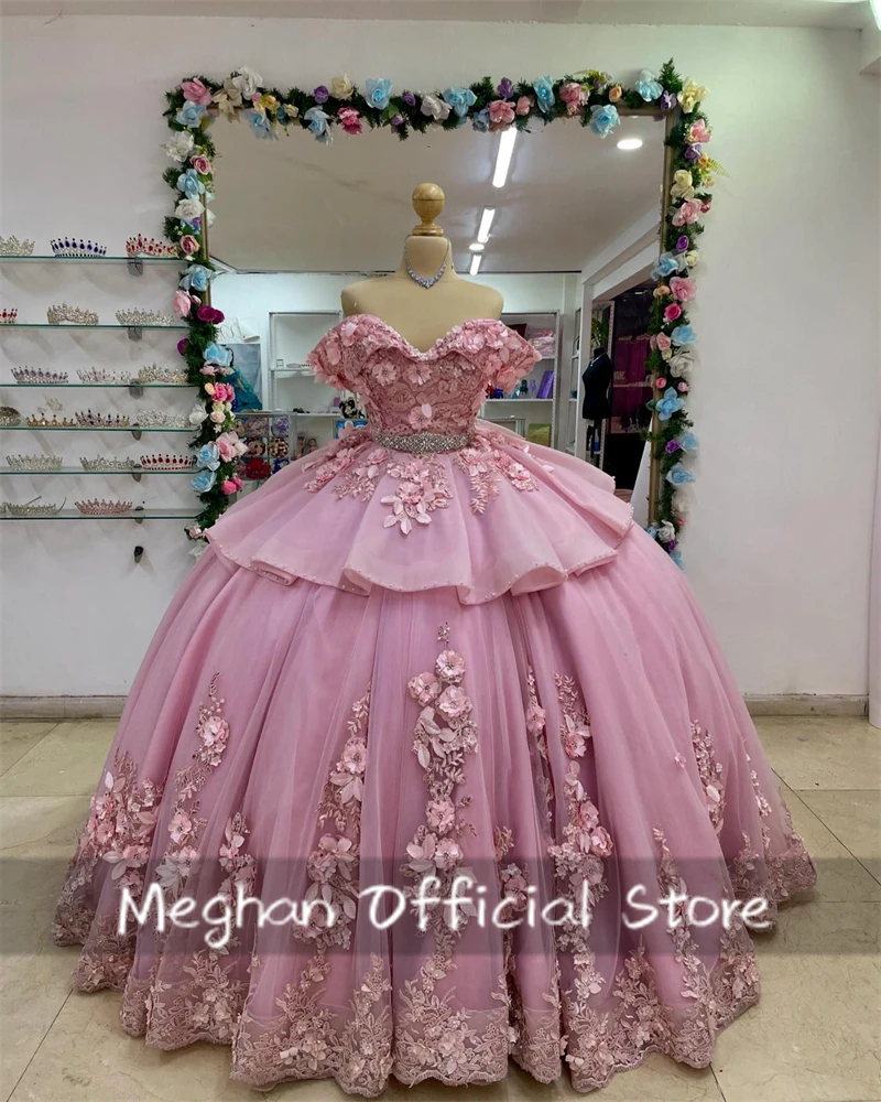 

Mexico Pink Off The Shoulder Quinceanera Dress Ball Gown Beaded 3D Flowers 2024 Birthday Luxury Dress Tiered Gown