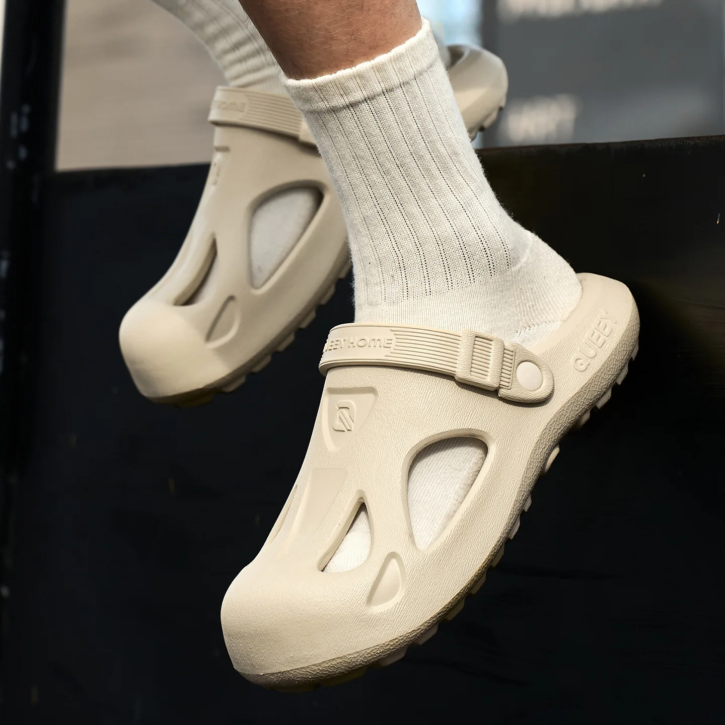 Non-slip hole shoes men's summer new breathable outdoor river wading outside wearing sandals bag head drag women