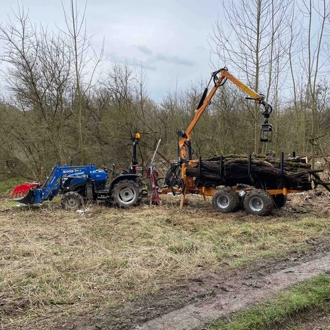 2ton Hydraulic Timber Logging Loading Log Trailer With Crane PTO Hydraulic Timber Loading Log Trailer 4wd  Log Trailer