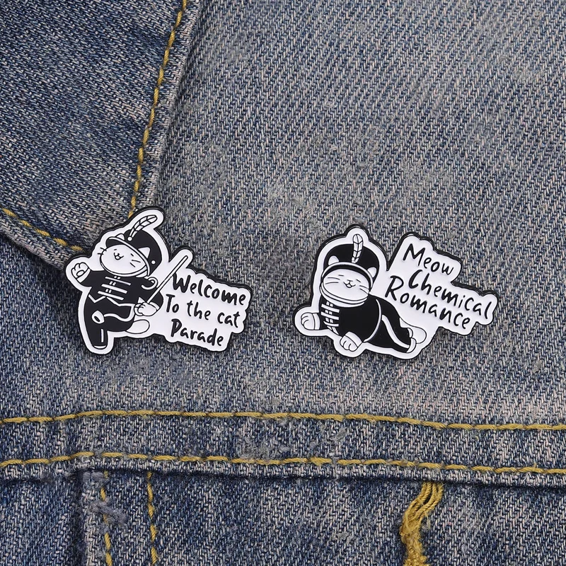 Black and White Cat Band Brooch, Cute Cartoon Enamel Badge, Clothing and Backpack Decoration Pin Accessory
