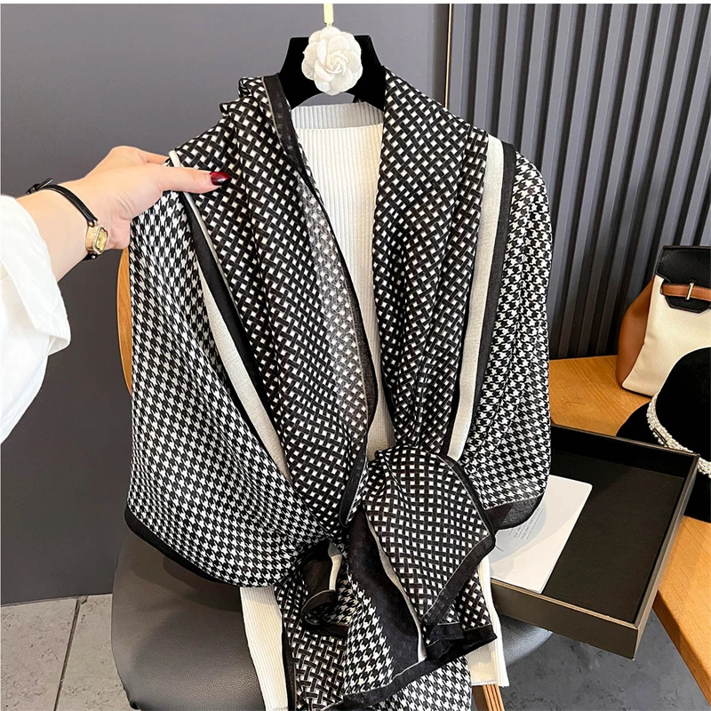 

New Spring Women Cotton Scarf Beach Hijab Shawls and Wraps 2025 Luxury Brand Flower Female Foulard Echarpe Designer Bandana