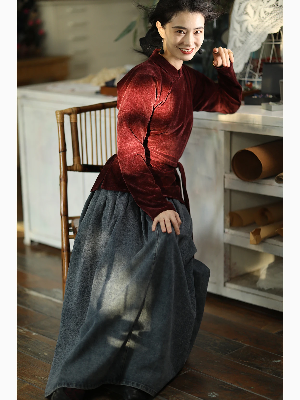 

Оригинальный топ Ninth Cloud в красном цвете, традиционный китайский костюм, женская модная одежда в стиле ретро, с длинными рукавами, полной длины.