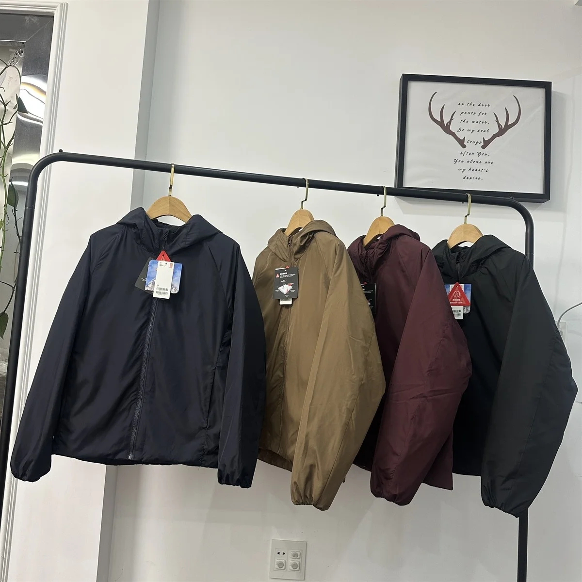 

Мужская ветрозащитная теплая хлопковая куртка с капюшоном, повседневная, с длинными рукавами, молодежная верхняя одежда, прямого кроя, стандартной длины, однотонная.