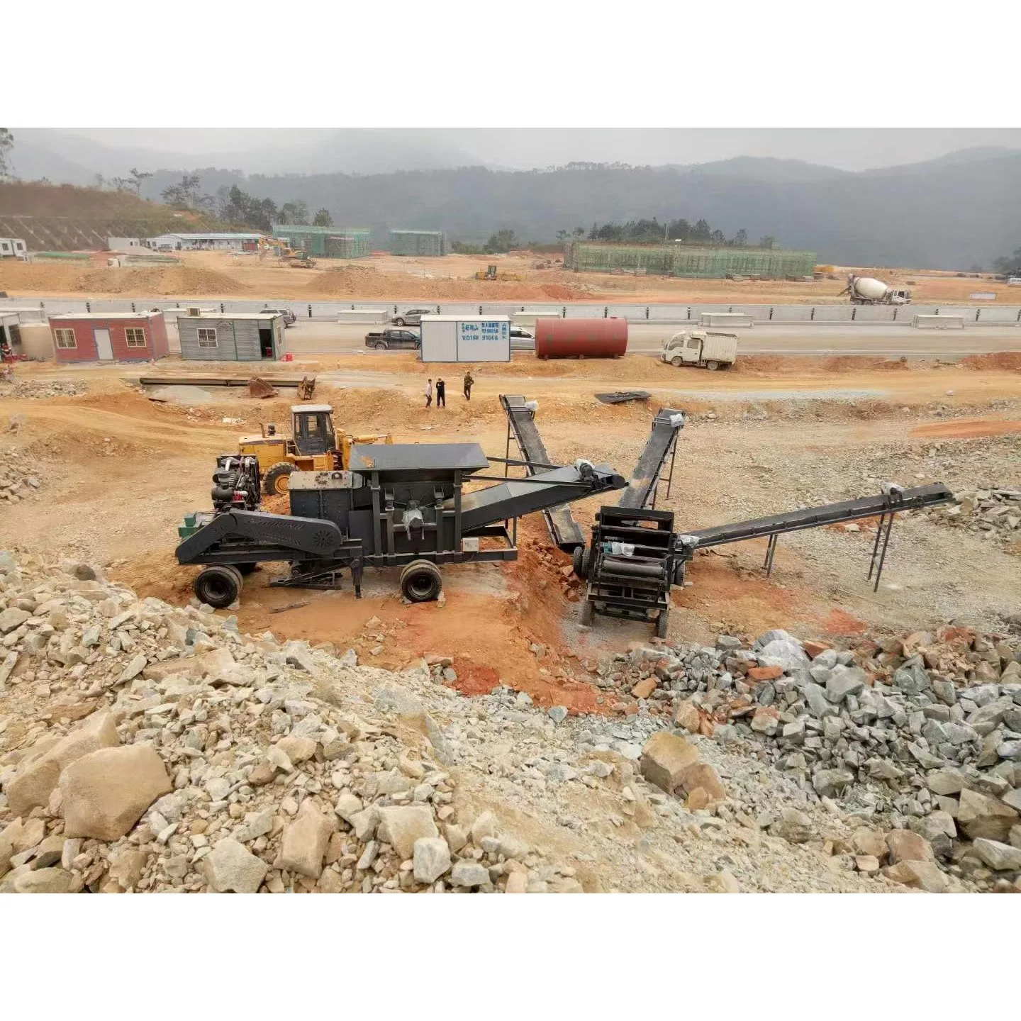 High Efficiency Portable Jaw Crusher with Vibrating Feeder for Quarry Stone Processing Construction Crushing Station