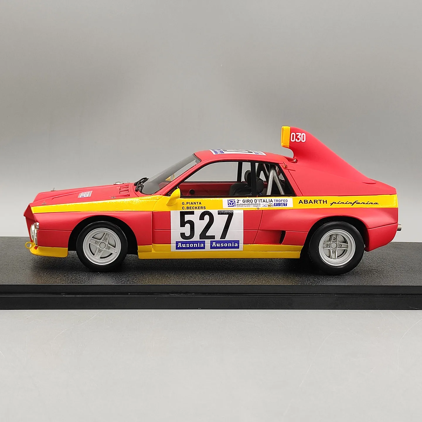 MAXIMA 1:18 Scale ABARTH SE 030 GIRO D'ITALIA 1974 Resin Car Model