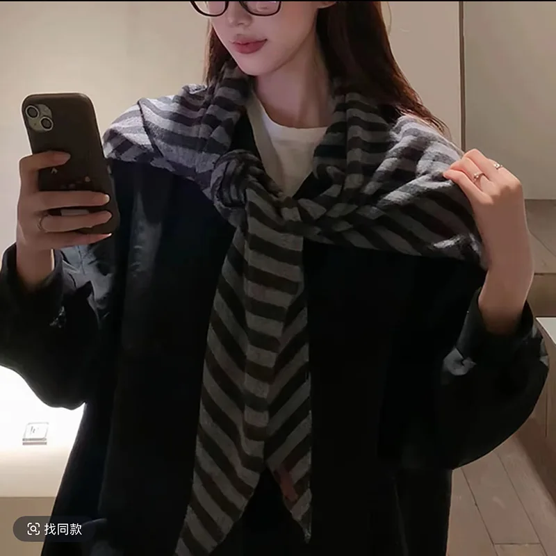 黒とグレーのストライプ柄ウールショール、エレガントでゆったりとしたスタイル、秋冬用ショールアウターベスト