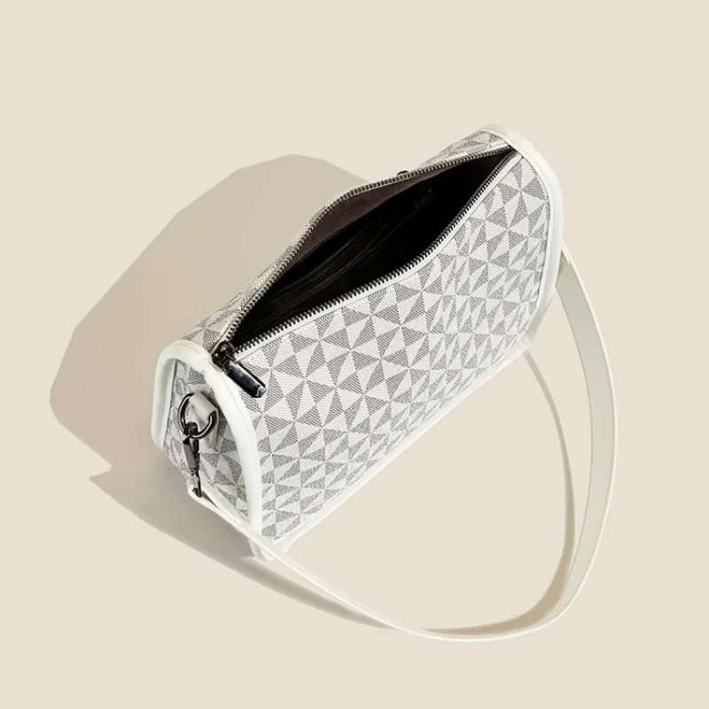 

Классическая женская большая сумка, просторный кожаный дизайн, идеально подходит для покупок или офиса, гарантия качества известного бренда