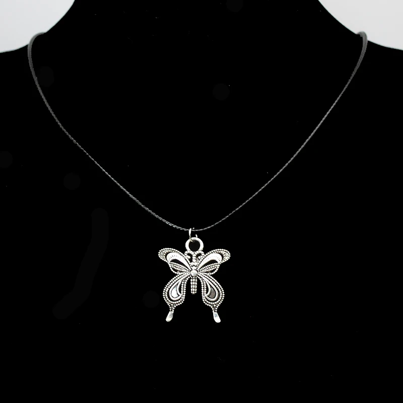 Retro Metal Big Hollow Butterfly Pendant Choker Necklace for Women PU Lether Retro Silver Color Animal Chain Jewelry Girl Gift