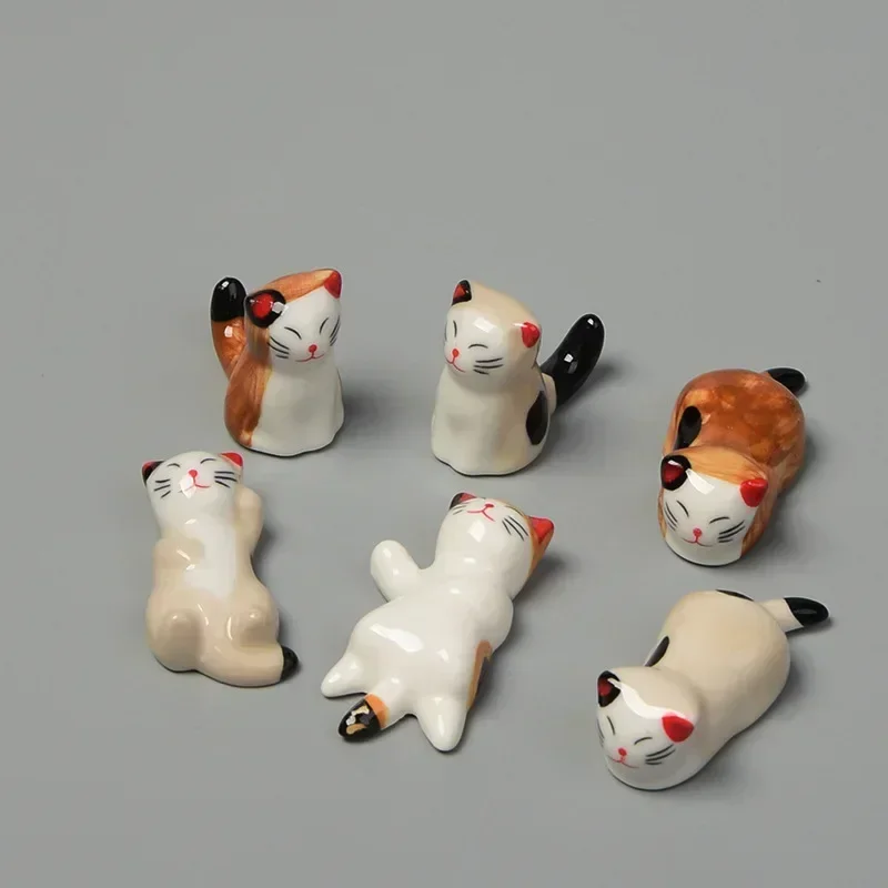 One Set Of Cute Kitty Miniatures Ceramic Cat Figurines Handmade Ornaments Desk Pen Holder Little Toy Accessories