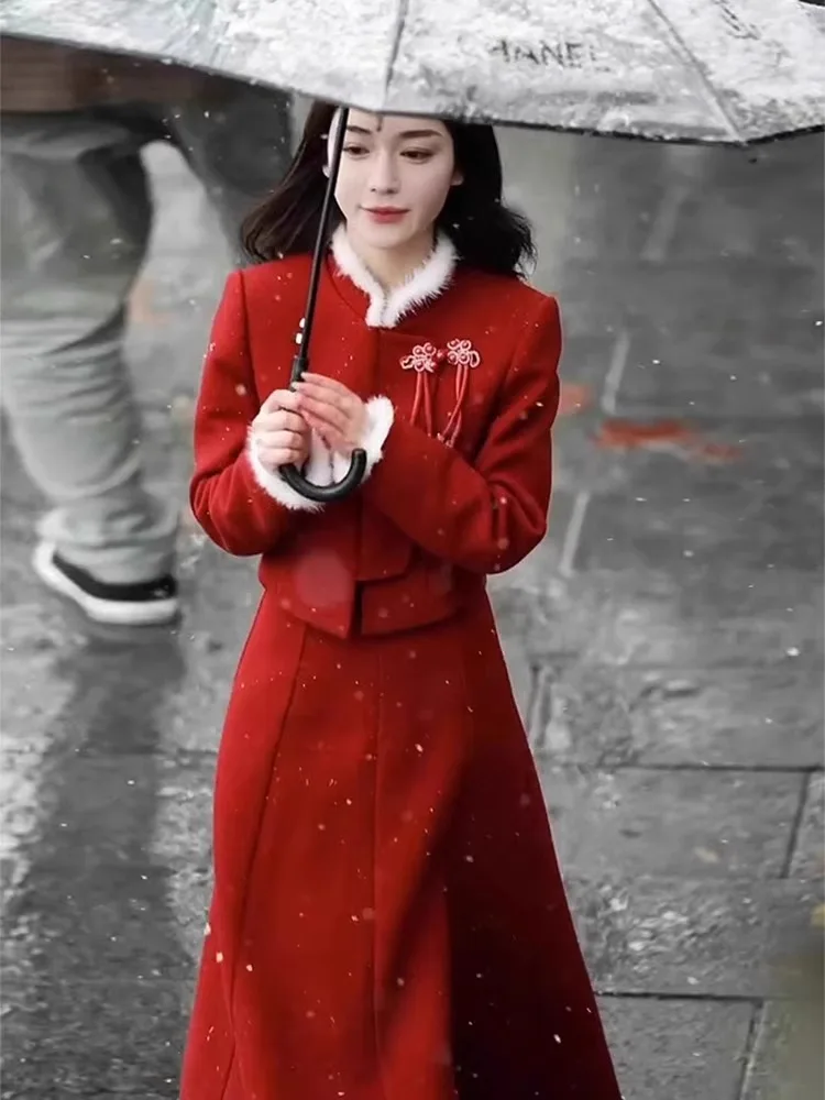 Czerwony strój ślubny, chiński strój Sle Qipao, strój zaręczynowy, renowowany strój chiński, strój na nowy chiński ceremonia, dla kobiet w wieku 20 i 30 lat.