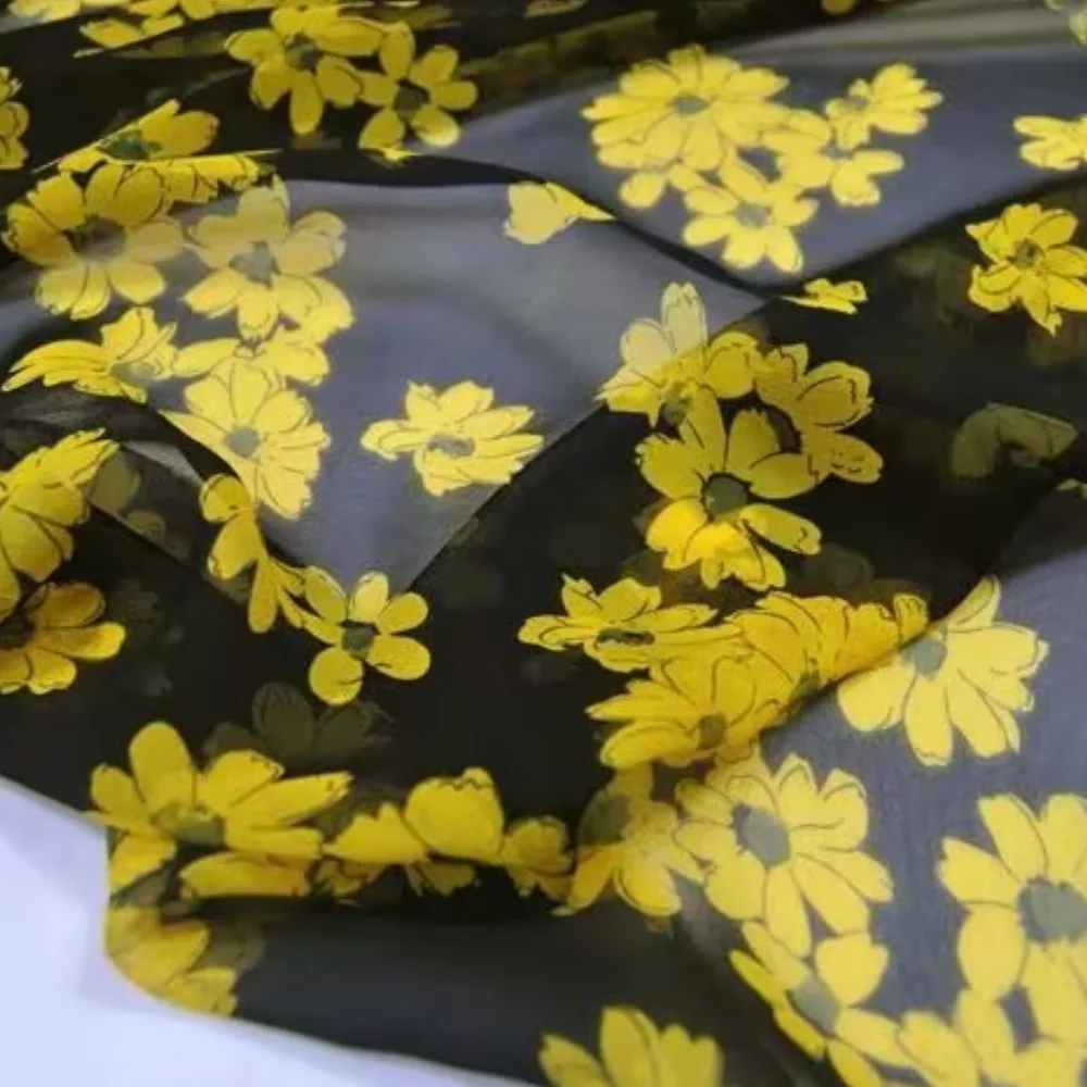 

Popular Small Flower Design Top Quality Soft Feeling Pure Material Floral Design Silk Georgette Fabric for Women Cloth Dress