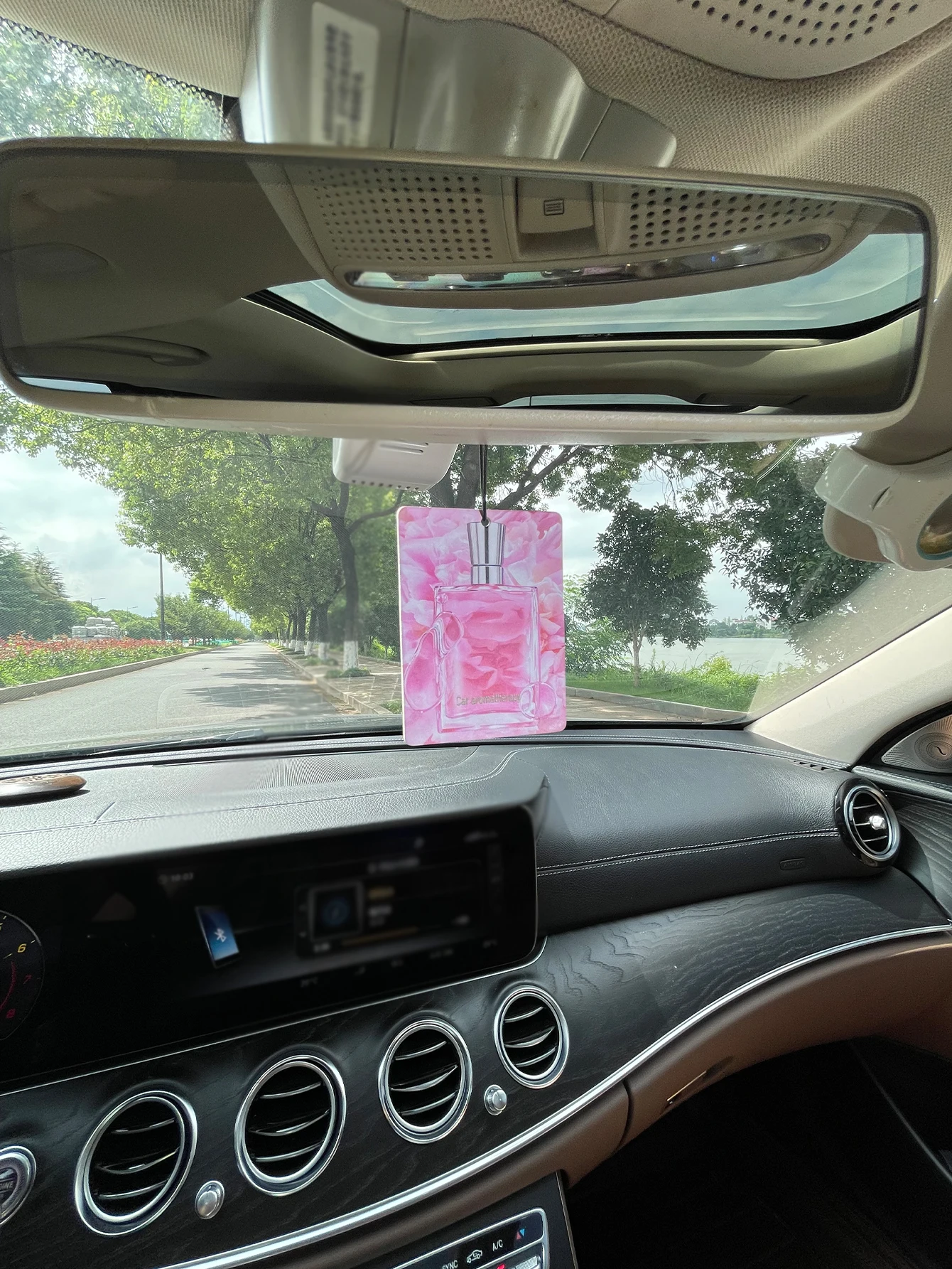 Pink Floral Perfume Bottle Hanging Car Air Freshener, Plant‑Natural Extract Scent Alcohol‑Free Fragrance Card, Long‑Lasting 60‑9