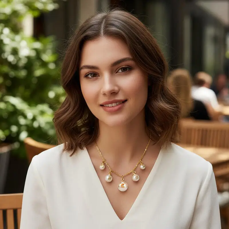 

CH Full Zirconia Letter Necklace Gold Plated Brass Pendant Sparkling White Stone Chain 45cm Elegant Fashion Jewelry Gift