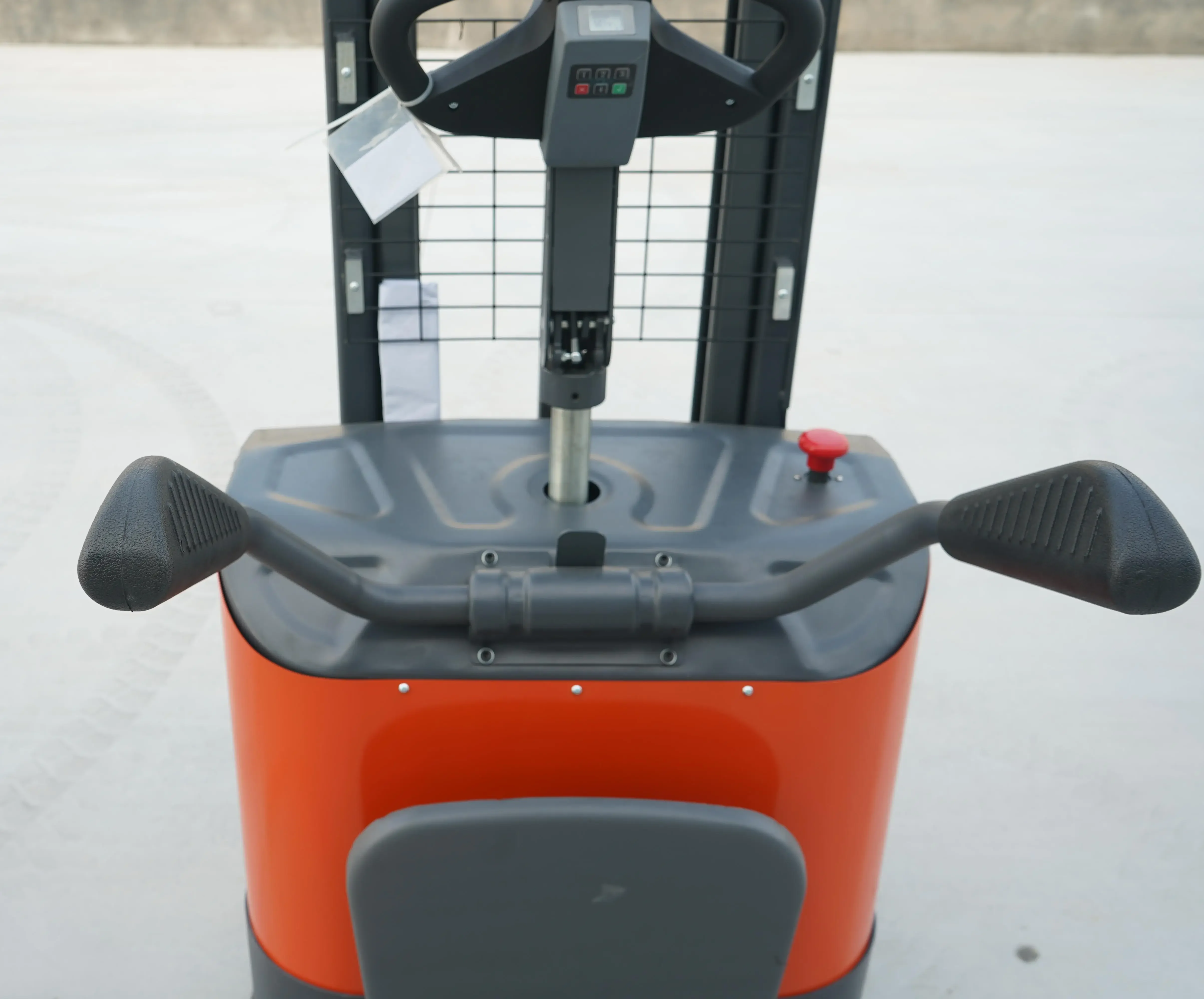 YG Customized 1 Ton 1.5 Ton 2 Ton Load Capacity Electric Container Stacker 3 Meter 4 Meter Height Lithium Battery Free Lift New