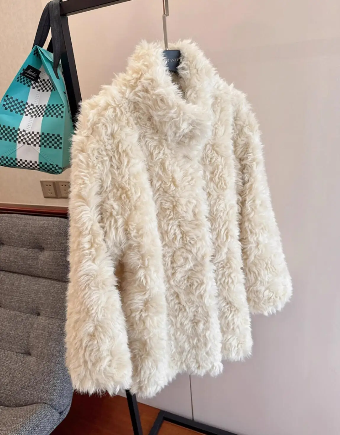 جديد شتاء شيك الوقوف طوق دسم-أبيض دائرة شعر أشعث فو الفراء معطف ريترو كم كامل فروي سترة المرأة ملابس خارجية طويلة #3